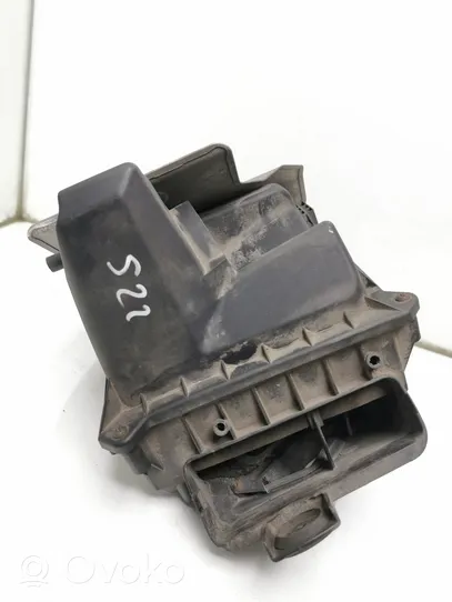 Audi A4 S4 B7 8E 8H Boîtier de filtre à air 03G133837