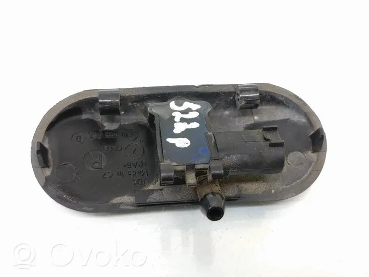 Audi A4 S4 B7 8E 8H Ugello a spruzzo lavavetri per parabrezza 8E0955988d