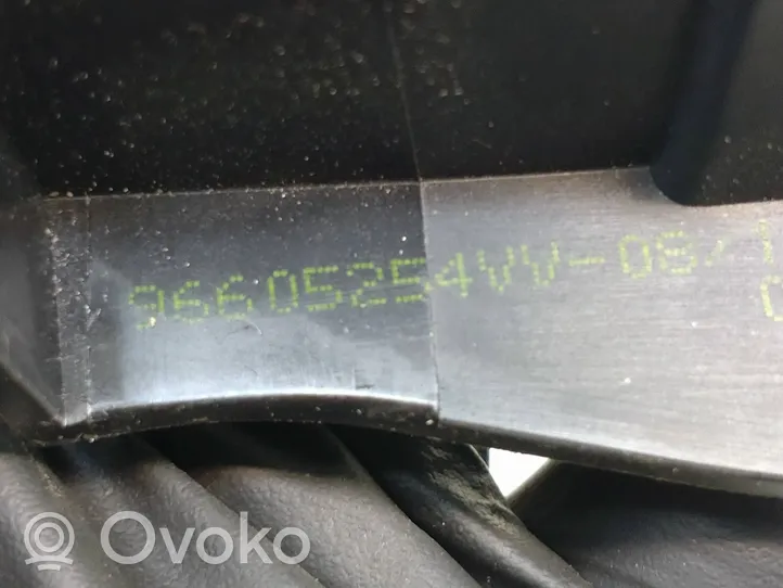 Peugeot 208 Iekšējais atvēršanas rokturītis 96605254vv