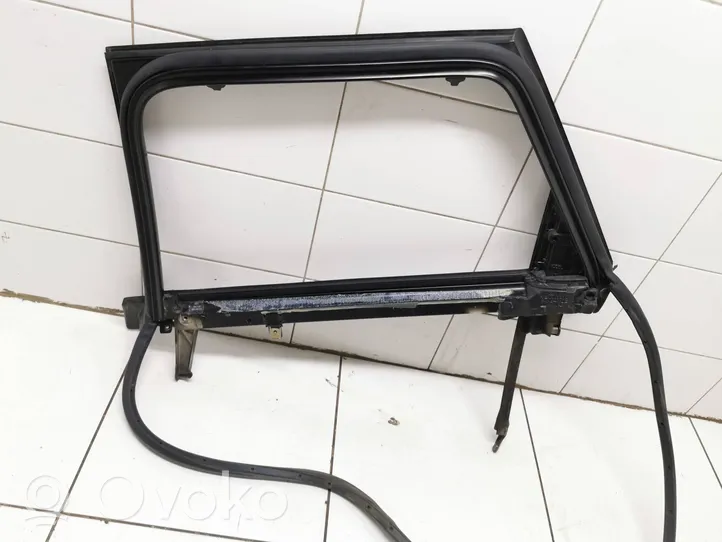 Audi A4 S4 B7 8E 8H Rear door window/glass frame 8e0867370b