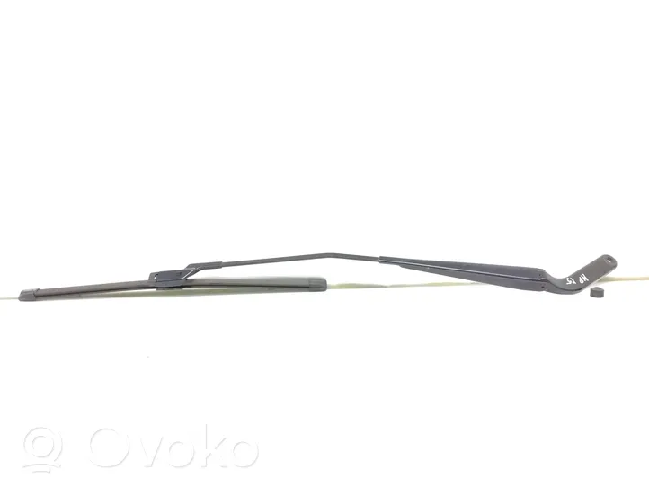 BMW X5 E70 Windshield/front glass wiper blade 7294570