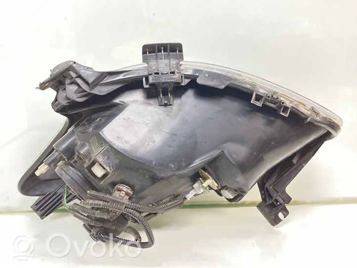 Toyota Aygo AB10 Lampa przednia 811100H070