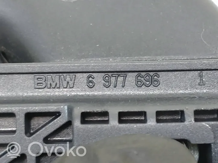 BMW X5 E70 Poignée intérieur plafond 6977696