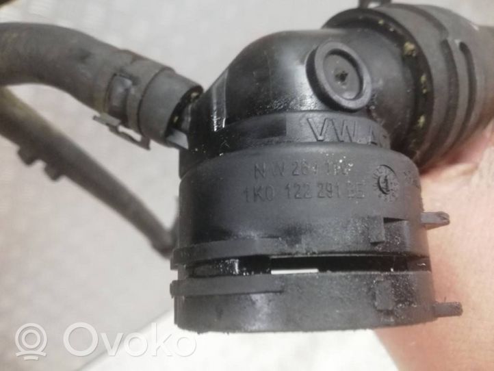 Skoda Octavia Mk4 Moottorin vesijäähdytyksen putki/letku 1k0122291be