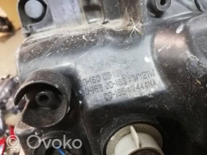 Toyota Yaris Деталь передней фары 9922681017