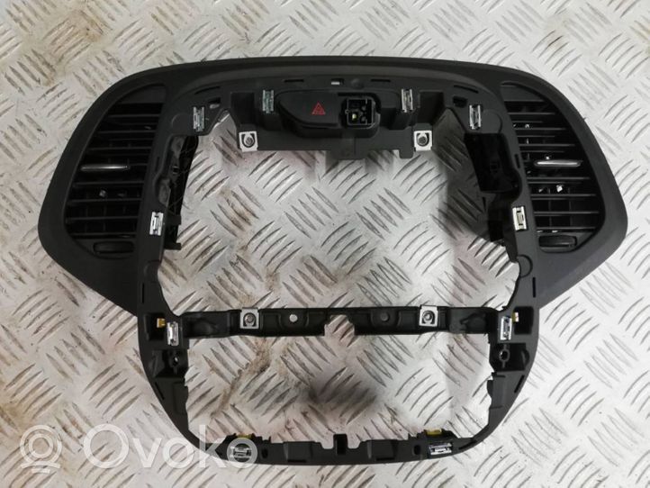 Renault Captur Verkleidung Armaturenbrett Cockpit Mitte 682602532R