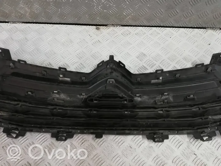 Citroen DS4 Kratka dolna zderzaka przedniego 9688185377