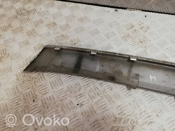 Volvo V40 Apakšējā bampera daļa (lūpa) 31383786