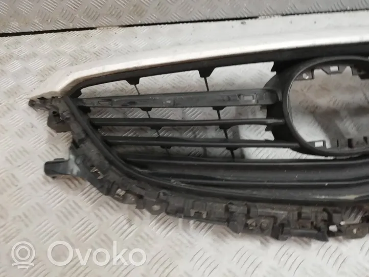 Mazda 6 Grille de calandre avant GHP950712