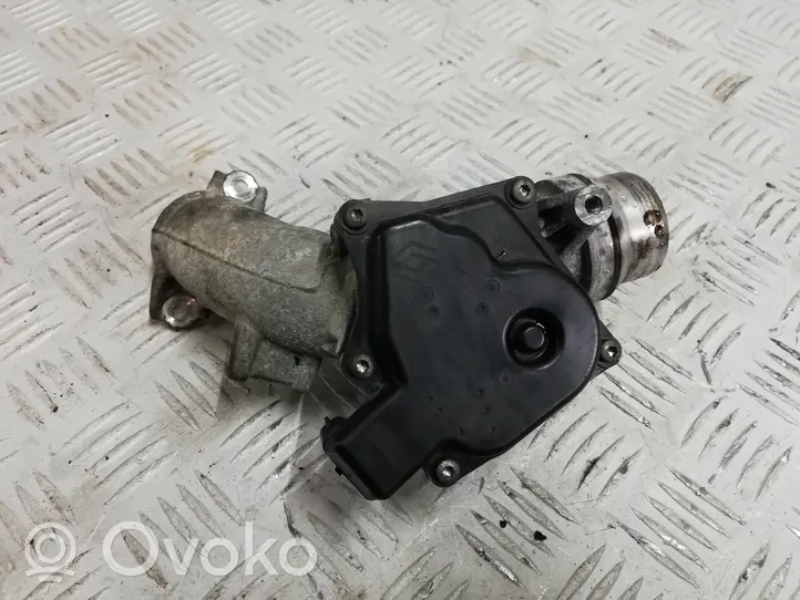 Renault Megane III EGR aušintuvo kronšteinas 8200614985