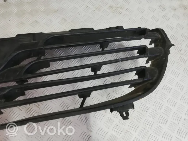 Renault Trafic III (X82) Maskownica / Grill / Atrapa górna chłodnicy 623108673R