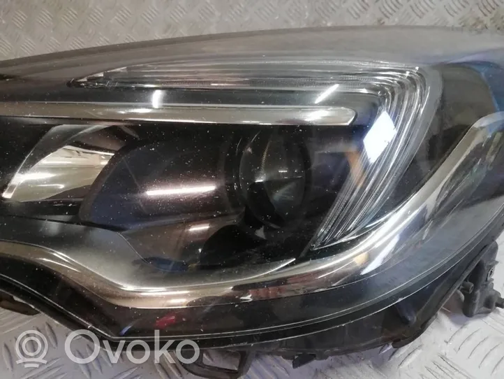 Opel Astra K Lampa przednia 39111145