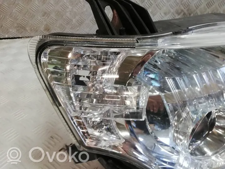 Mitsubishi Pajero Lampa przednia 10087873