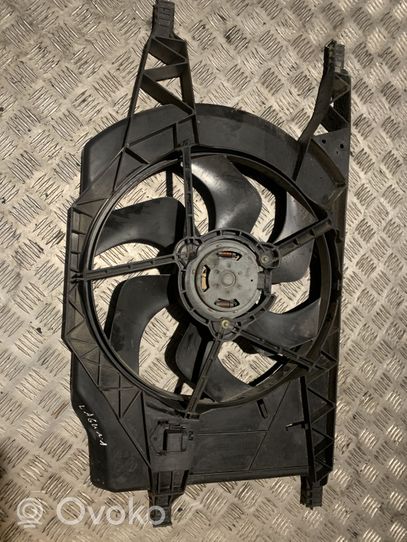 Renault Laguna II Radiator cooling fan shroud 1831068000