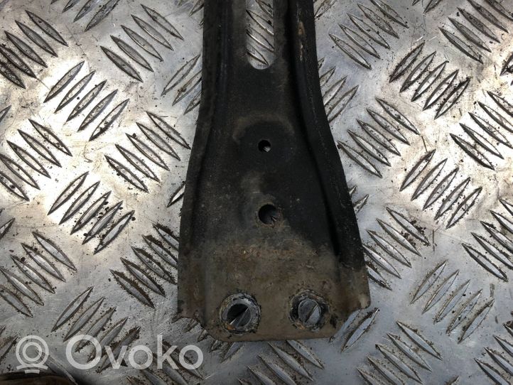 Subaru Outback Staffa del pannello di supporto del radiatore parte superiore 