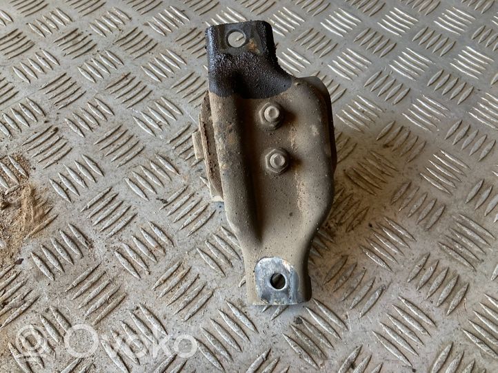 Subaru Forester SF Engine mount bracket 