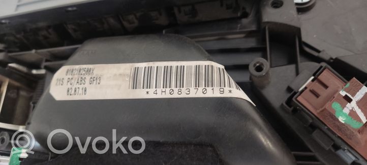 Audi A8 S8 D4 4H Другая деталь отделки пере́дней дверей 4H0867101