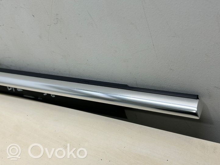 Audi A8 S8 D4 4H Moulures des vitres de la porte arrière 4H0853764C