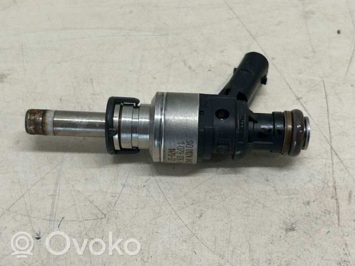 Audi A8 S8 D4 4H Fuel injector 1079036N