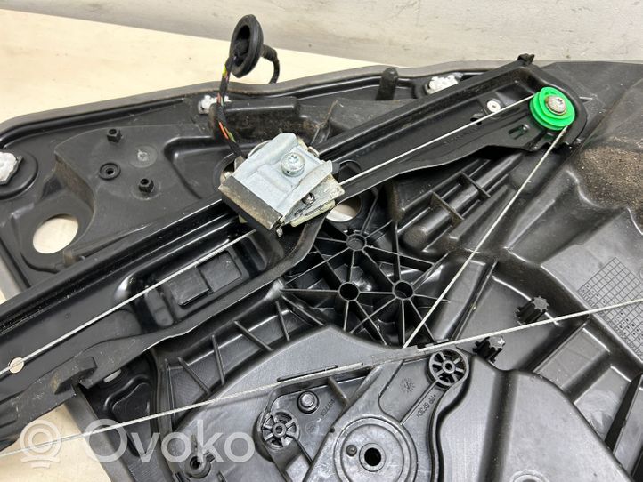 Porsche Cayenne (92A) Meccanismo di sollevamento del finestrino posteriore senza motorino 7P5839755B