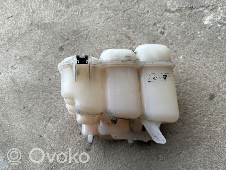 Volkswagen Touareg II Coolant expansion tank/reservoir 7P0121407B