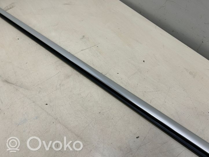 Porsche Cayenne (92A) Rivestimento modanatura del vetro della portiera anteriore 7P0837476G