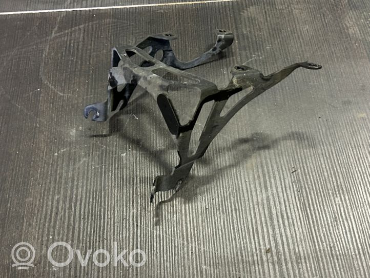 Porsche Cayenne (92A) Supporto di montaggio della pompa del servosterzo 7P0423380