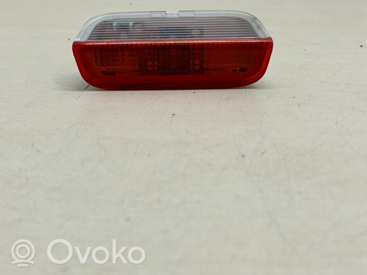 Porsche Cayenne (92A) Luce interna per portiera anteriore 1K0947411C