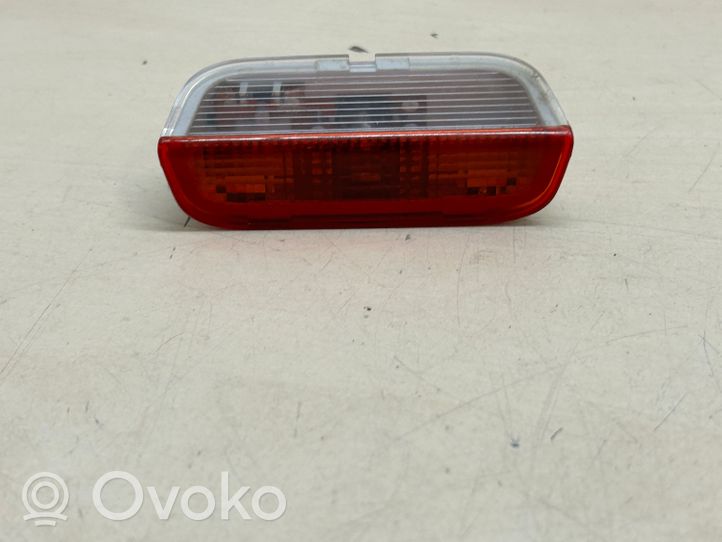 Porsche Cayenne (92A) Luce interna per portiera anteriore 1K0947411C