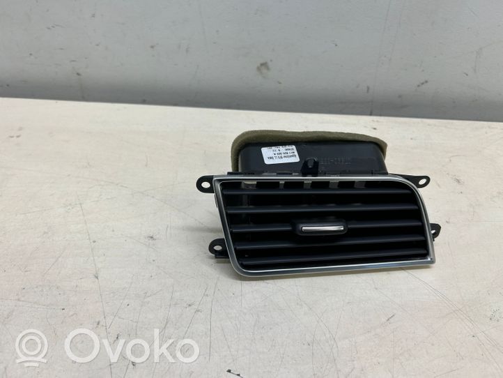 Audi A8 S8 D4 4H Garniture, panneau de grille d'aération latérale 4H1820902A