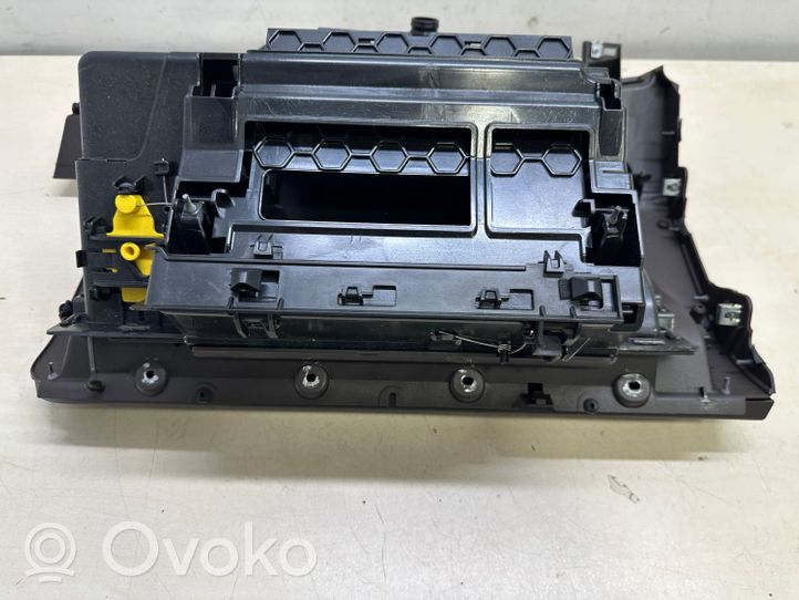 Volkswagen Touareg II Ammortizzatore del vano portaoggetti 7P1857097