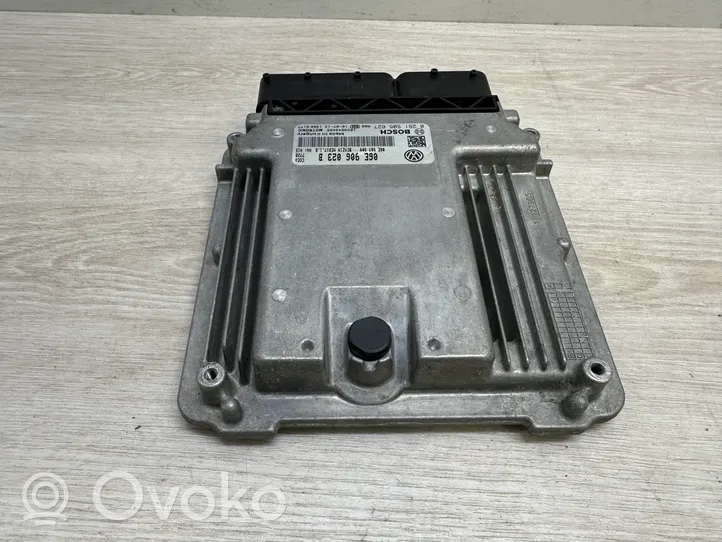 Volkswagen Touareg II Calculateur moteur ECU 06E906023B