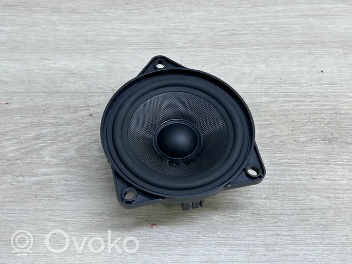 Porsche Cayenne (92A) Altavoz de alta frecuencia para las puertas traseras 7PP035415G