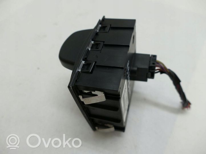 Jeep Cherokee Przełącznik blokady mostu 68026186AA