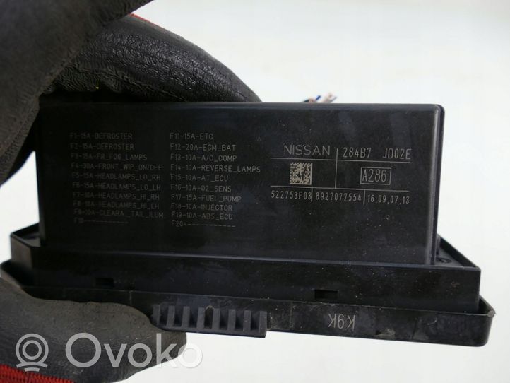 Nissan Qashqai Boîte à fusibles 284B7JD02E