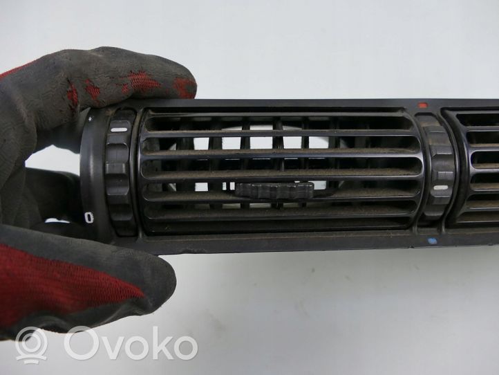 BMW 7 E32 Griglia di ventilazione centrale cruscotto 1390926