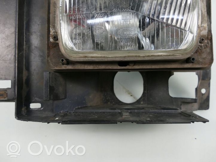 Ford Explorer Lampa przednia F37B13A045