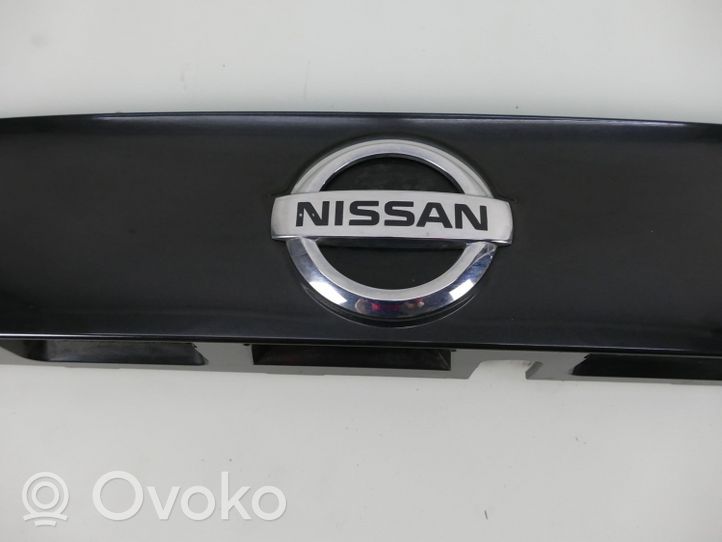 Nissan Qashqai Listwa oświetlenie tylnej tablicy rejestracyjnej 908104ESXX
