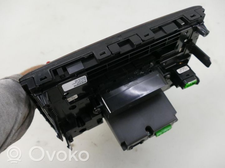 Volvo XC90 Unità principale autoradio/CD/DVD/GPS 31300030