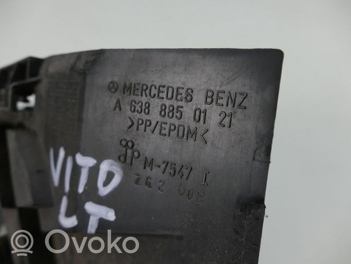 Mercedes-Benz Vito Viano W638 Staffa di rinforzo montaggio del paraurti posteriore A6388850121