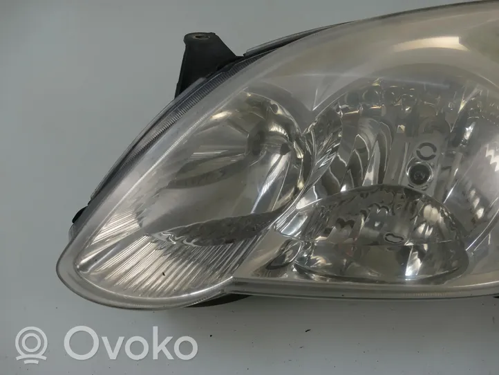 Toyota Corolla E120 E130 Lampa przednia 81150-02380