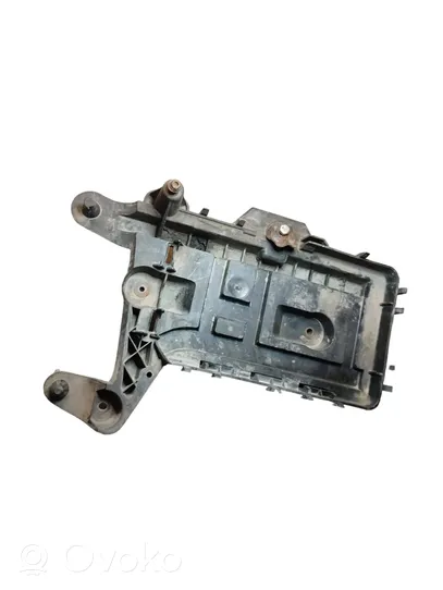 Volkswagen PASSAT B6 Battery tray 1K0915333C