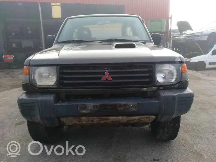 Mitsubishi Montero Pokrywa przednia / Maska silnika MR861454