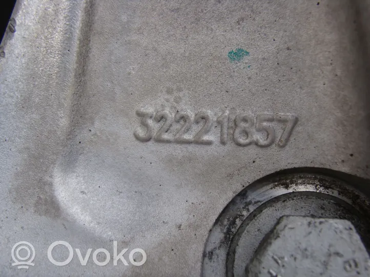 Volvo XC40 Fuso a snodo con mozzo ruota anteriore 32221857