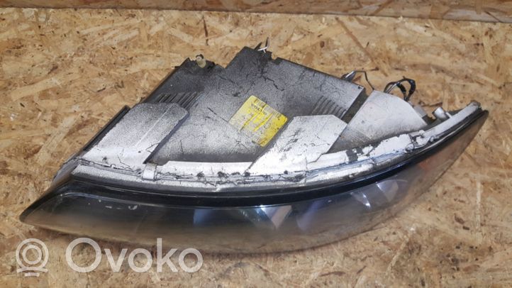 Volvo V50 Lampa przednia 30744681