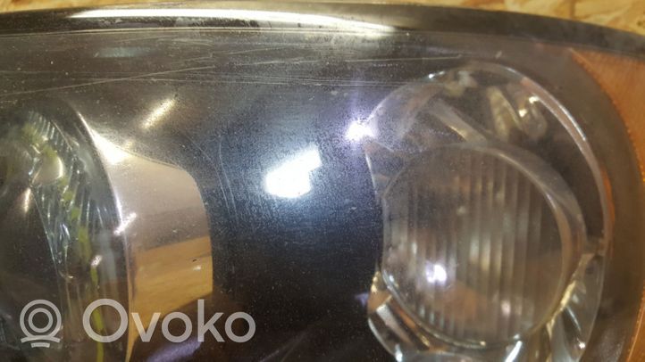 Volvo V50 Lampa przednia 30744681
