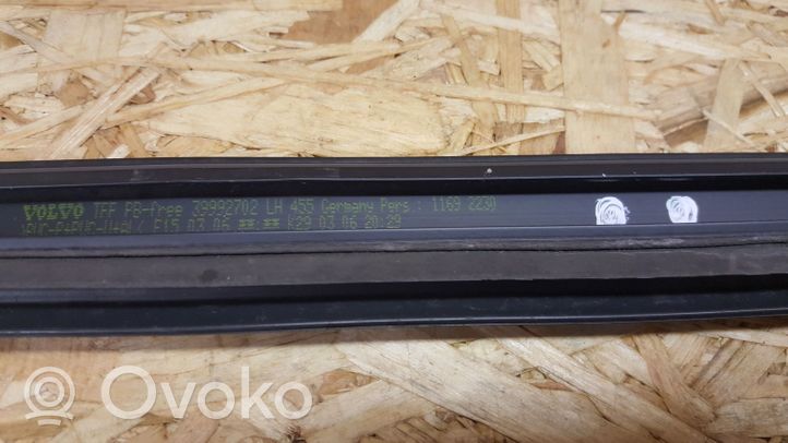 Volvo V70 Katon muotolistan suoja 39992702