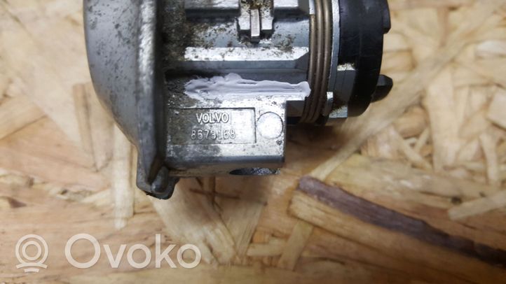 Volvo V50 Etuoven lukko (kahvan vieressä) 8679168