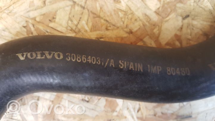 Volvo S40, V40 Tuyau de liquide de refroidissement moteur 30864031