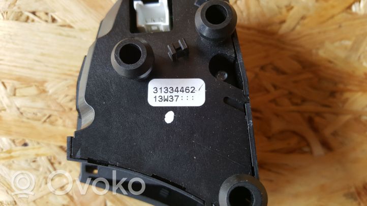 Volvo V40 Ohjauspyörän painikkeet/kytkimet 31334462